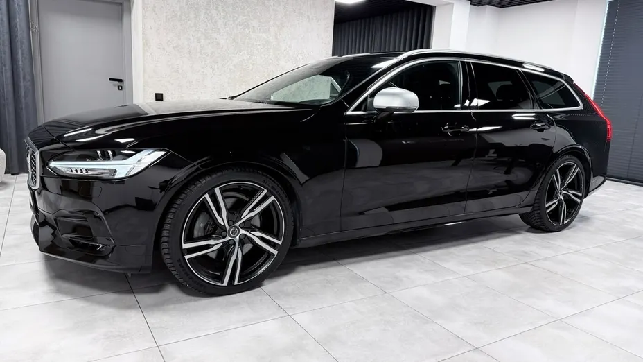 VOLVO V90 -