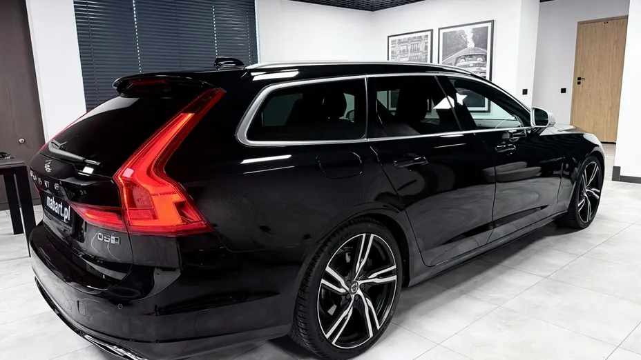 VOLVO V90 -