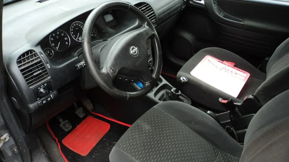 OPEL Zafira -