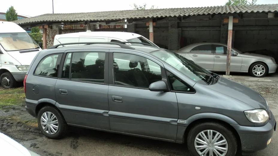 OPEL Zafira -