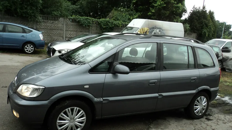 OPEL Zafira -