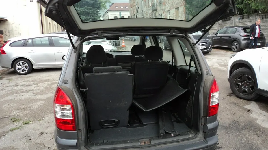 OPEL Zafira -