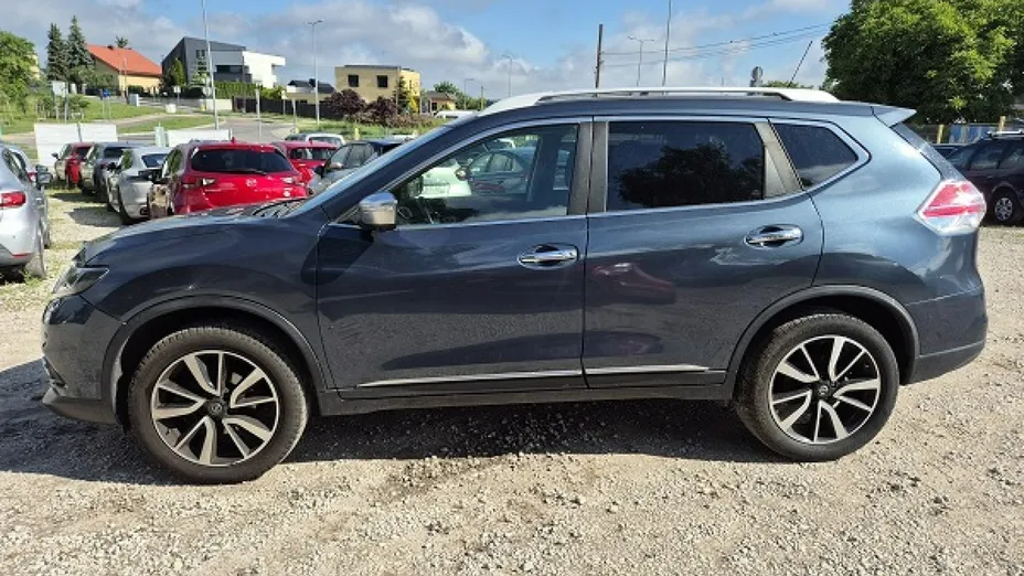 NISSAN X-Trail -