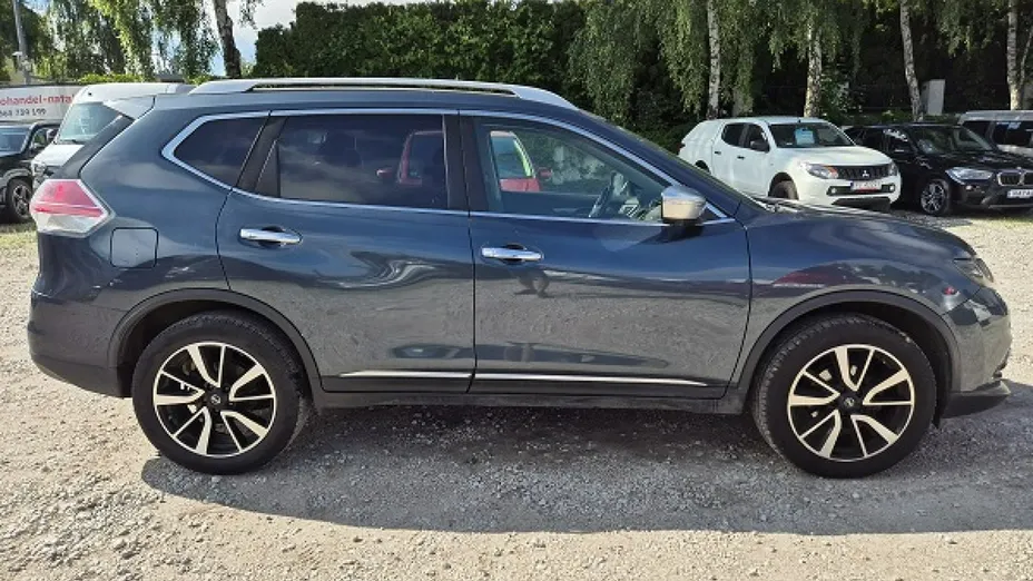 NISSAN X-Trail -