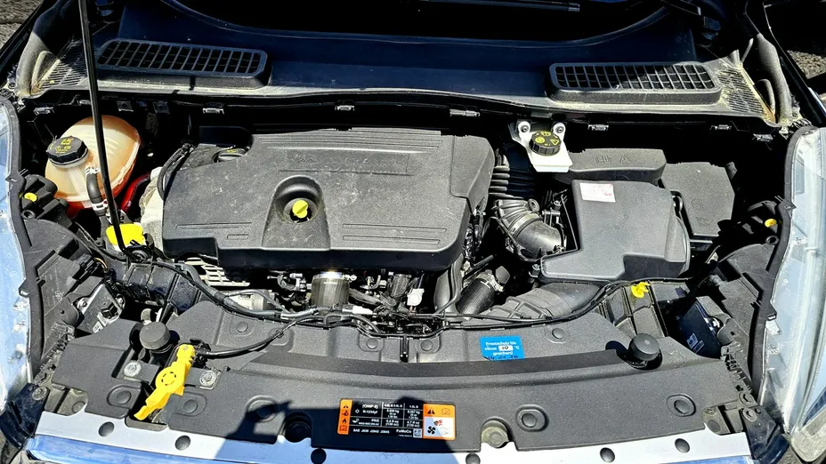 FORD Kuga -