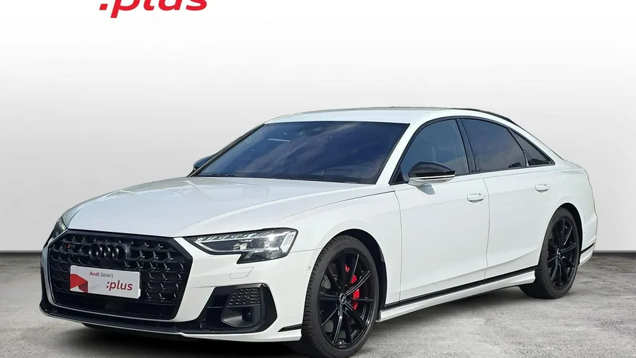 AUDI S8 -