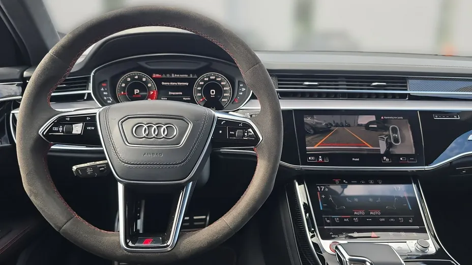 AUDI S8 -