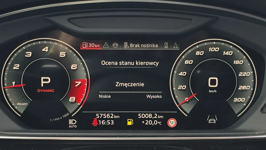 AUDI S8 -