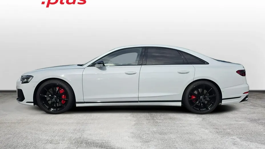 AUDI S8 -