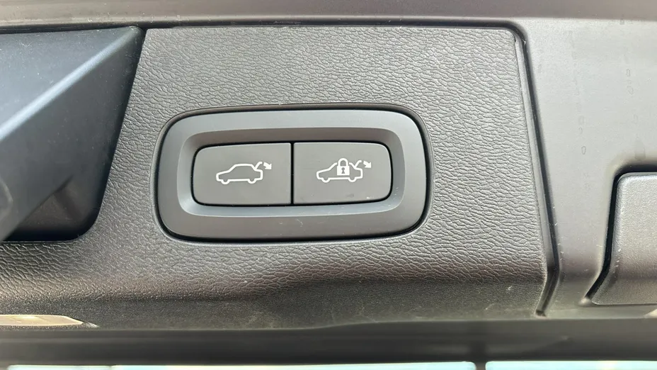 VOLVO XC60 -