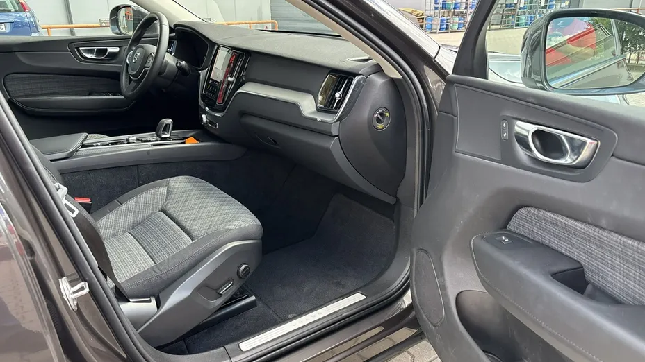 VOLVO XC60 -