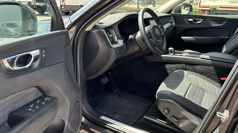 VOLVO XC60 -