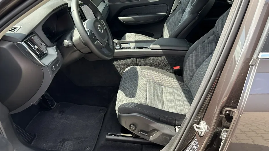 VOLVO XC60 -