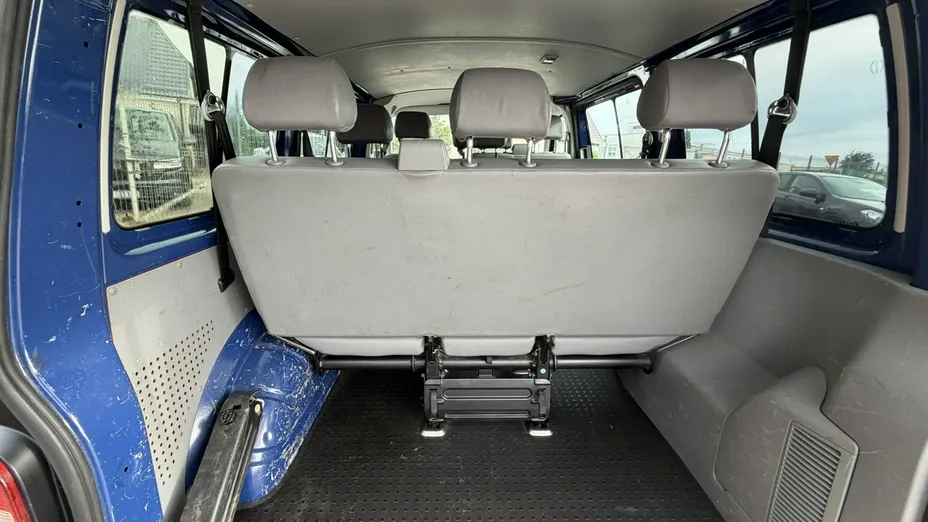 VOLKSWAGEN Transporter -