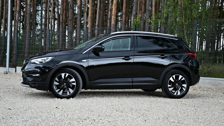 OPEL Grandland X -