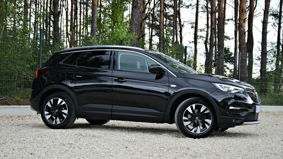 OPEL Grandland X -