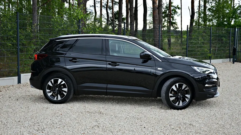 OPEL Grandland X -