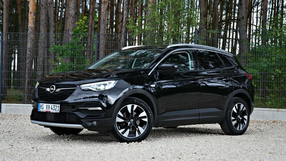 OPEL Grandland X -