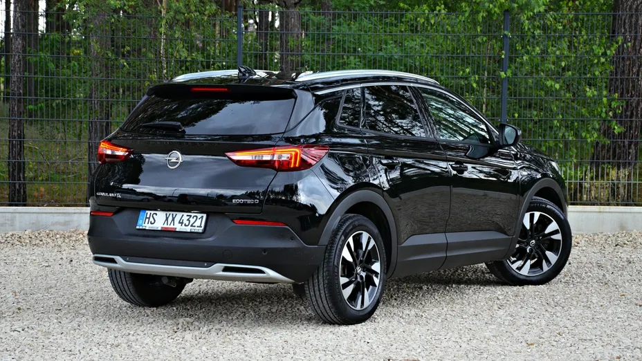 OPEL Grandland X -