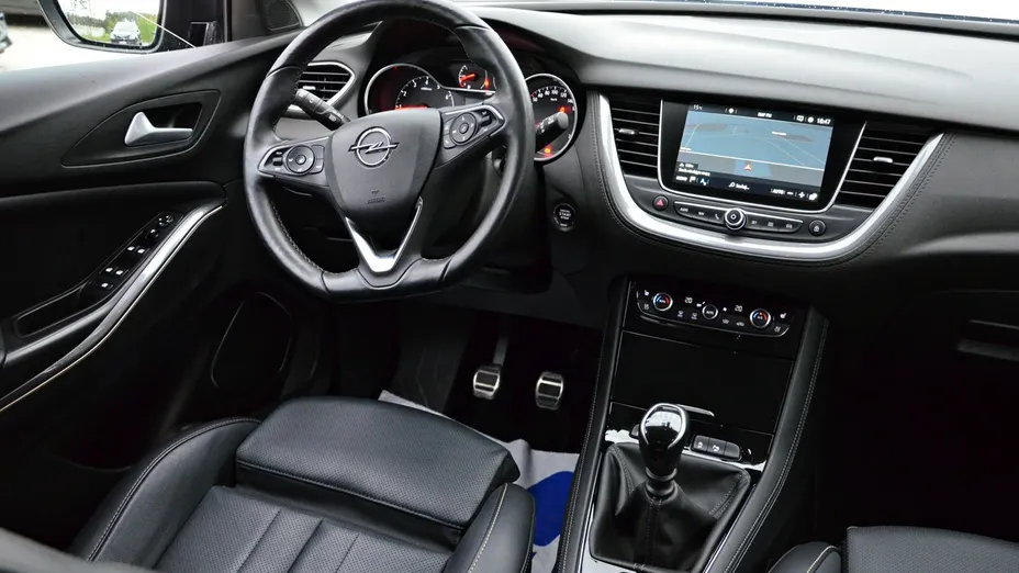 OPEL Grandland X -