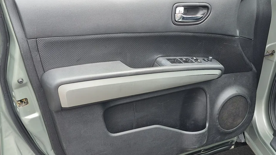 NISSAN X-Trail -