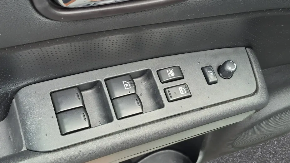 NISSAN X-Trail -