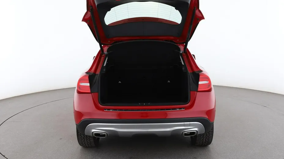 MERCEDES-BENZ GLA -