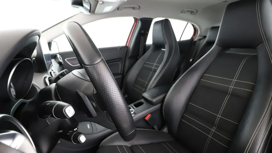 MERCEDES-BENZ GLA -