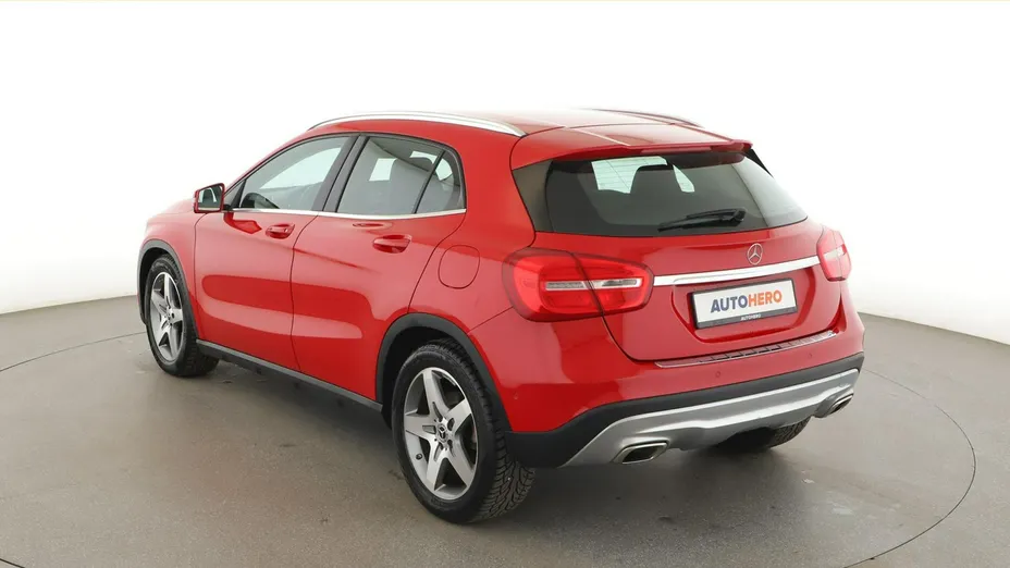 MERCEDES-BENZ GLA -