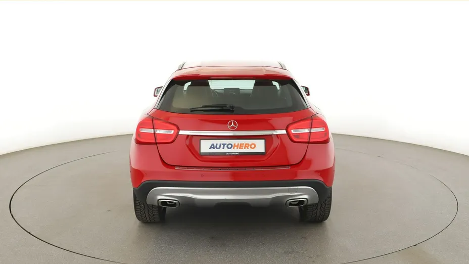 MERCEDES-BENZ GLA -