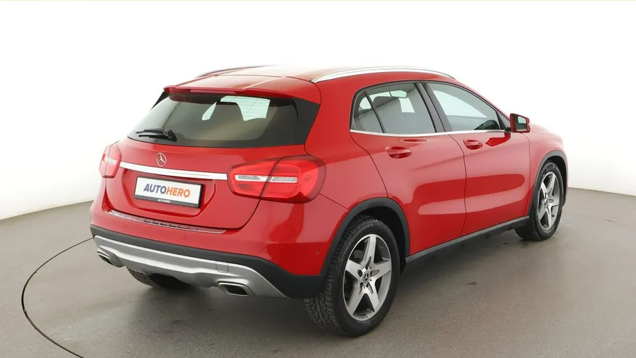 MERCEDES-BENZ GLA -