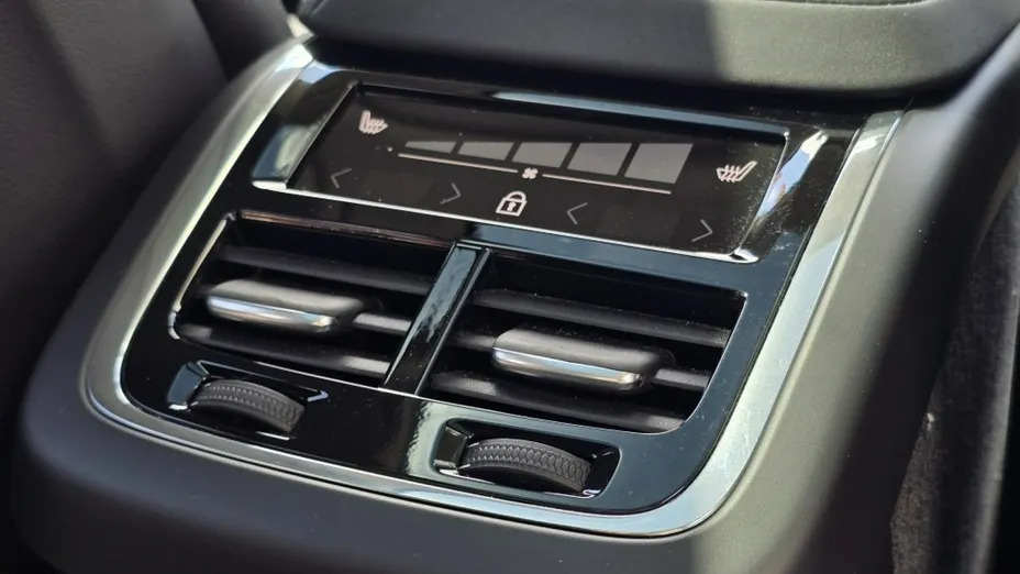 VOLVO XC60 -
