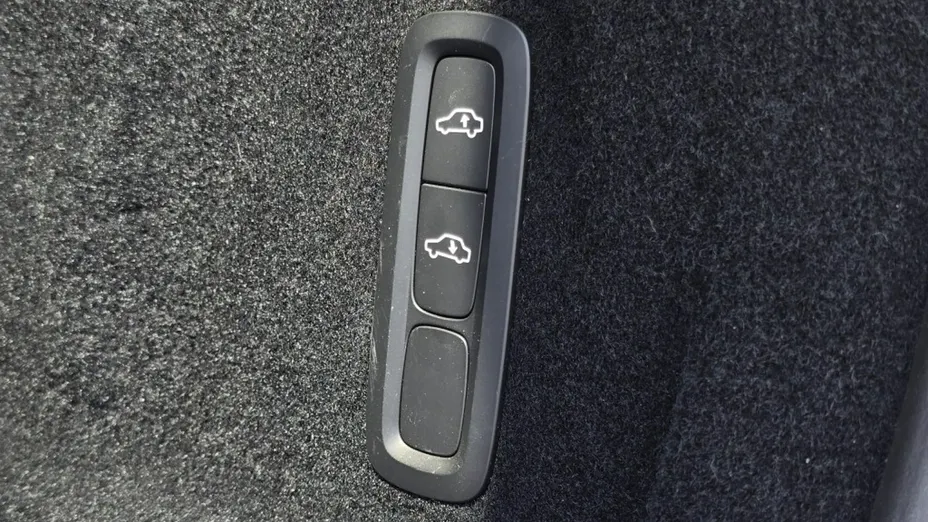 VOLVO XC60 -