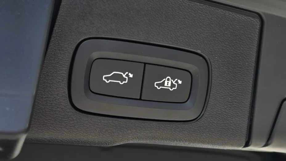 VOLVO XC60 -