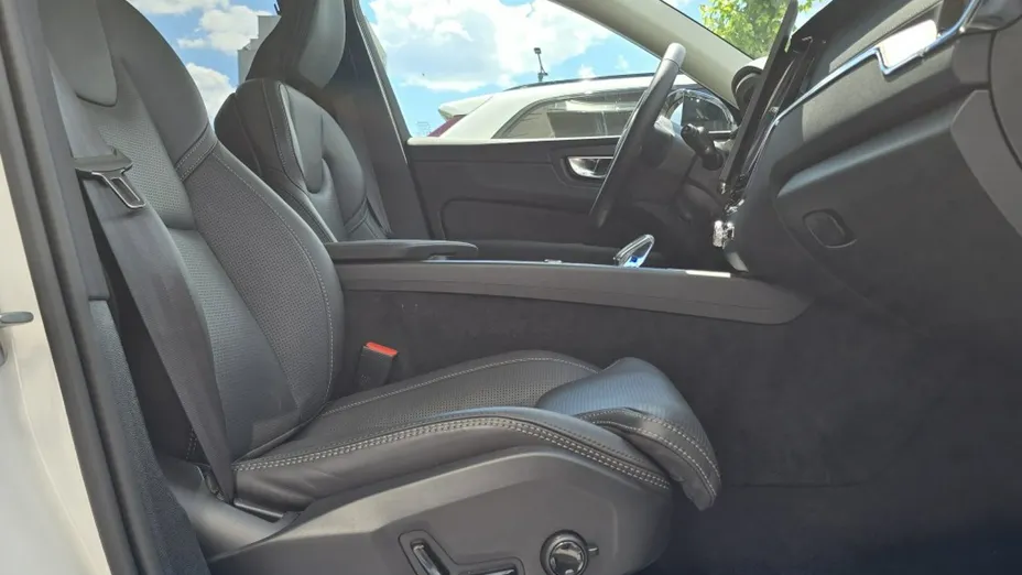 VOLVO XC60 -