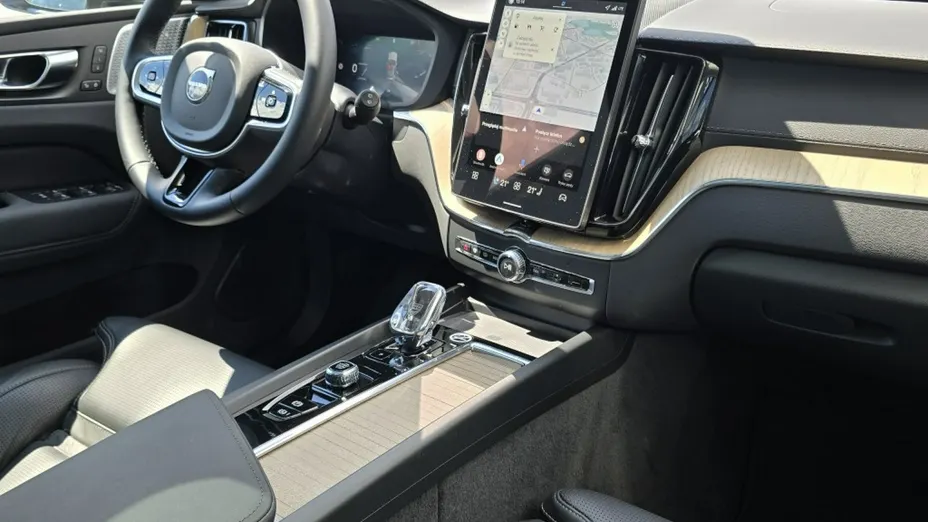 VOLVO XC60 -