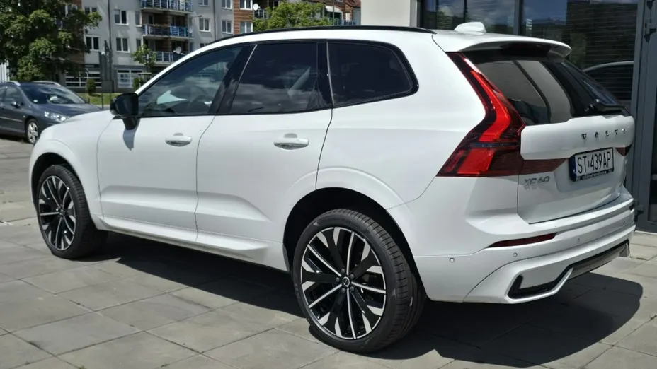 VOLVO XC60 -
