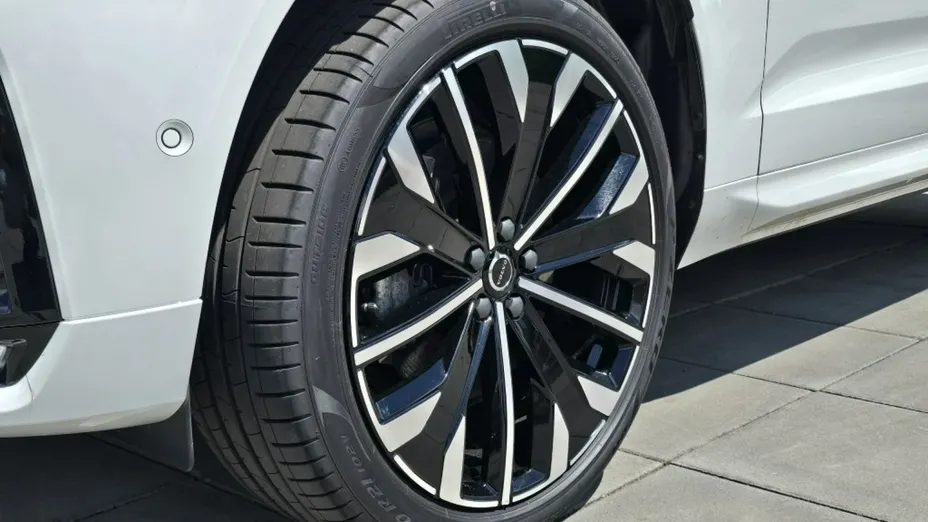 VOLVO XC60 -