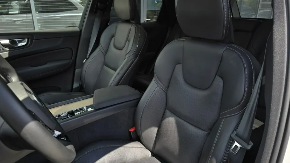 VOLVO XC60 -