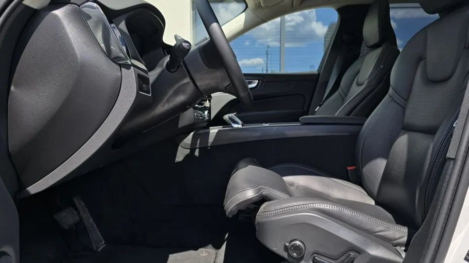 VOLVO XC60 -