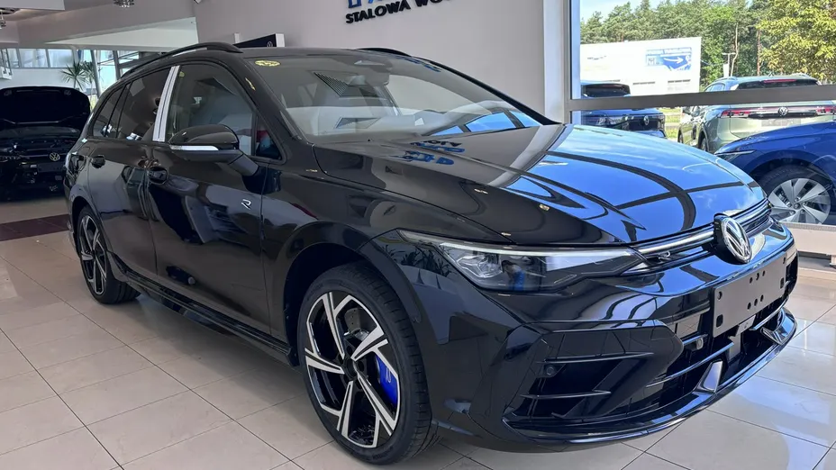 VOLKSWAGEN Golf -