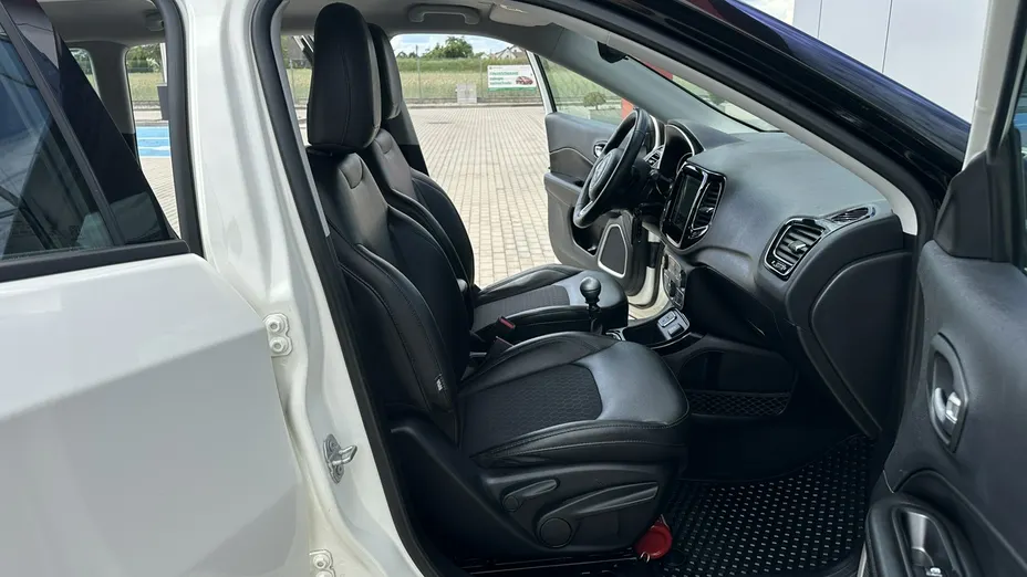 JEEP Compass -