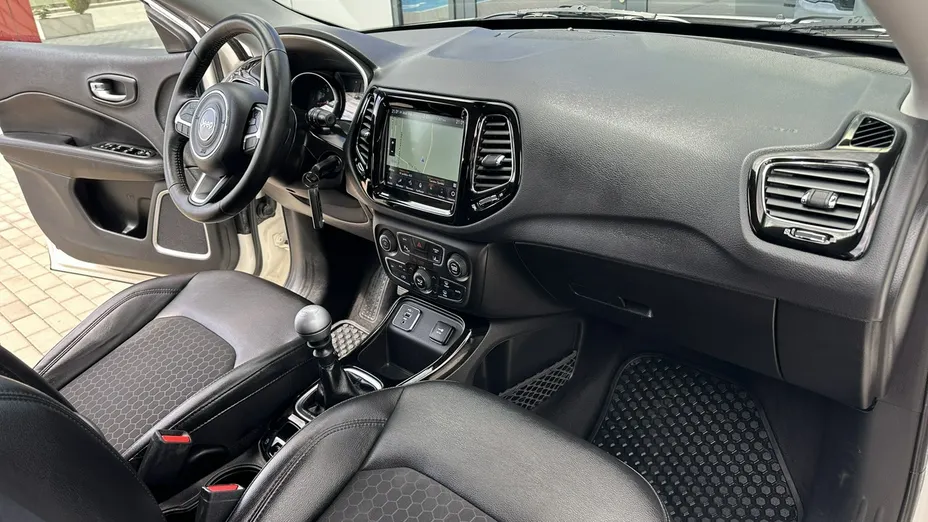 JEEP Compass -