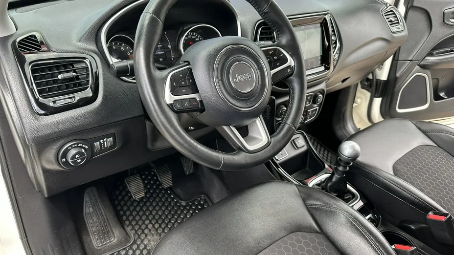 JEEP Compass -