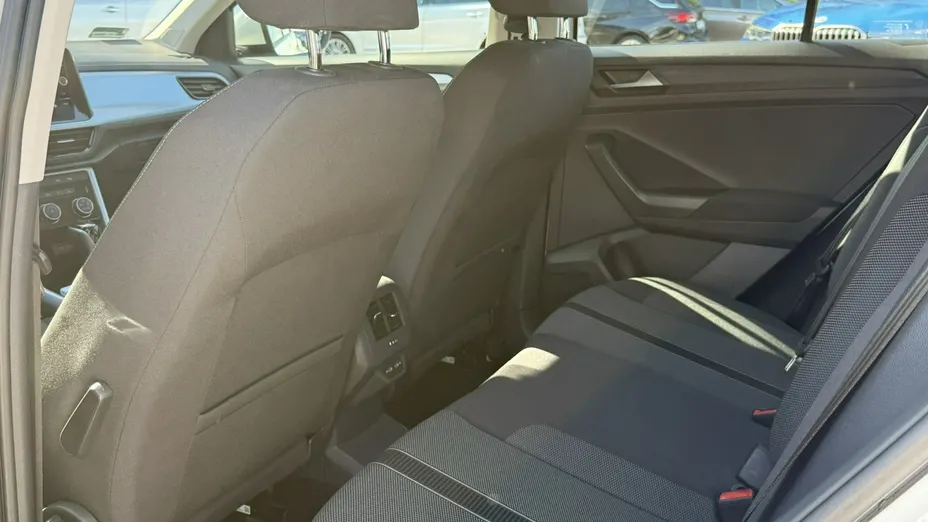 VOLKSWAGEN T-ROC -