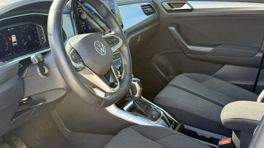VOLKSWAGEN T-ROC -