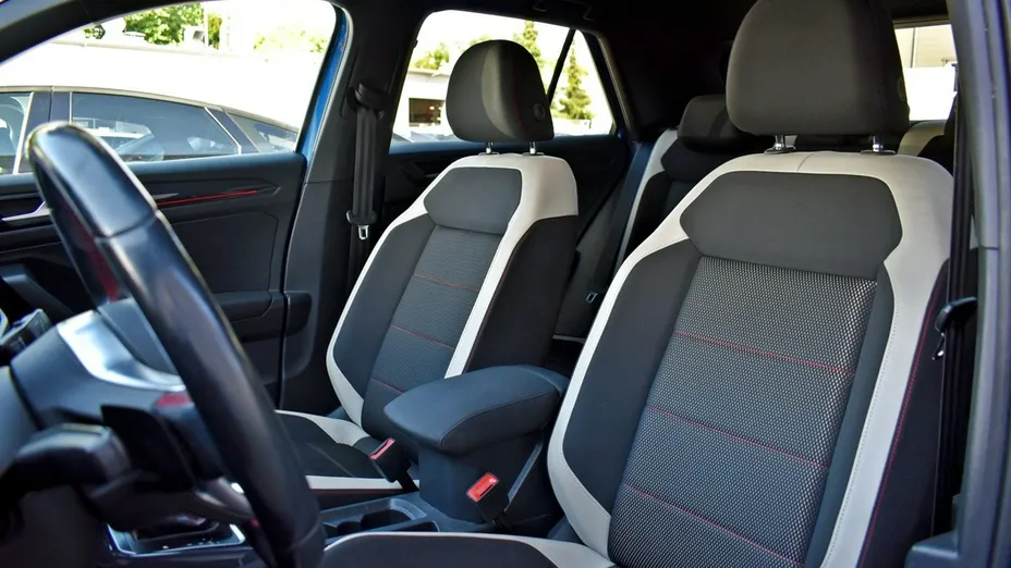 VOLKSWAGEN T-ROC -