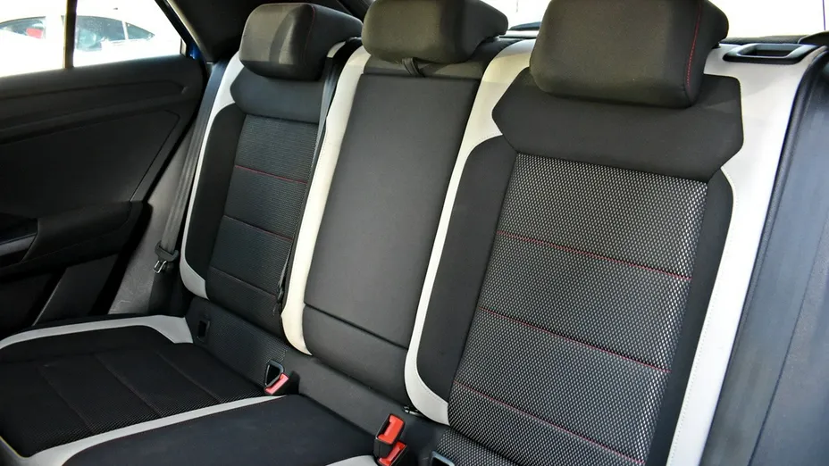 VOLKSWAGEN T-ROC -