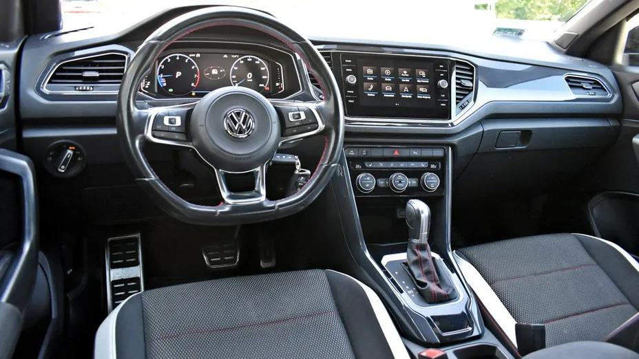 VOLKSWAGEN T-ROC -