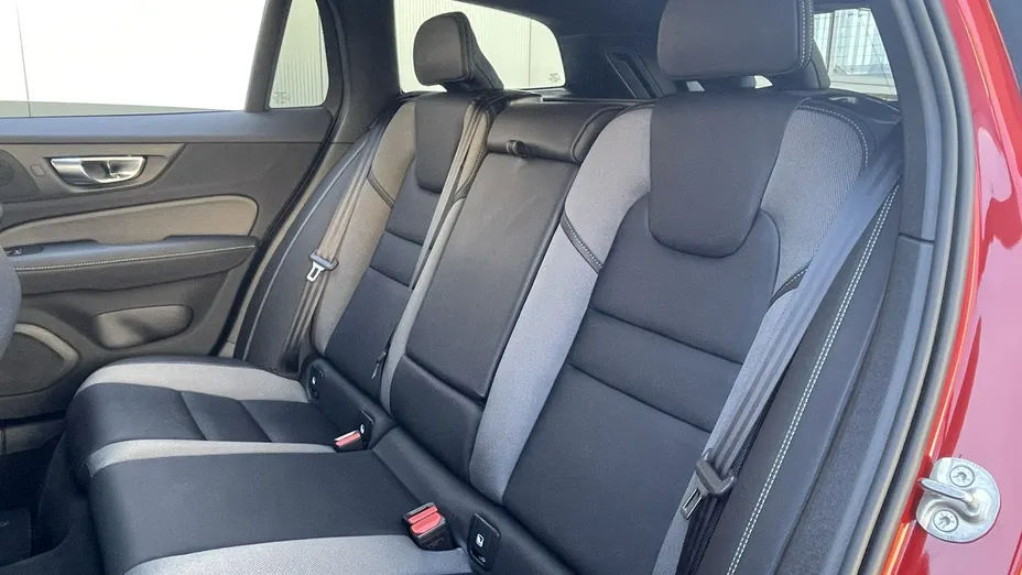 VOLVO V60 -